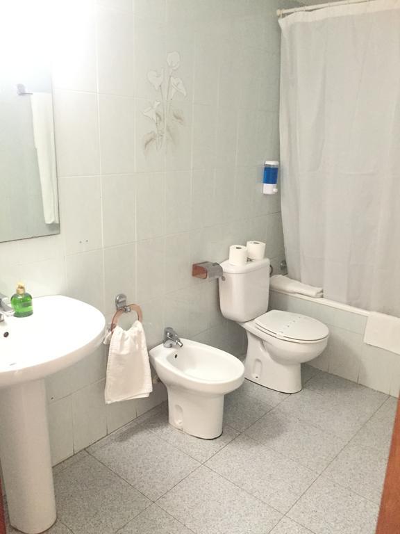 Hostal Bonavista Blanes Bagian luar foto