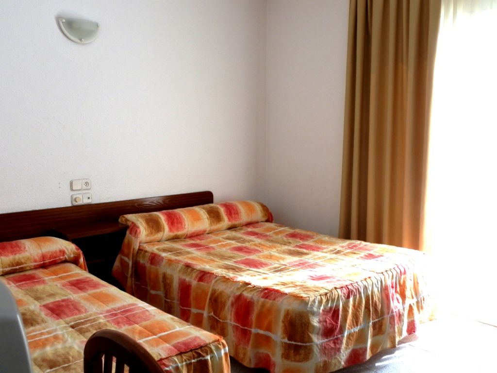 Hostal Bonavista Blanes Bagian luar foto