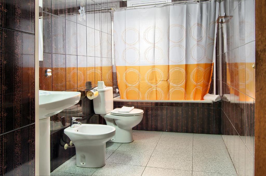Hostal Bonavista Blanes Ruang foto