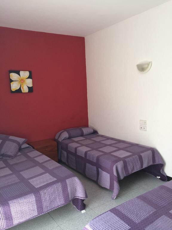Hostal Bonavista Blanes Ruang foto