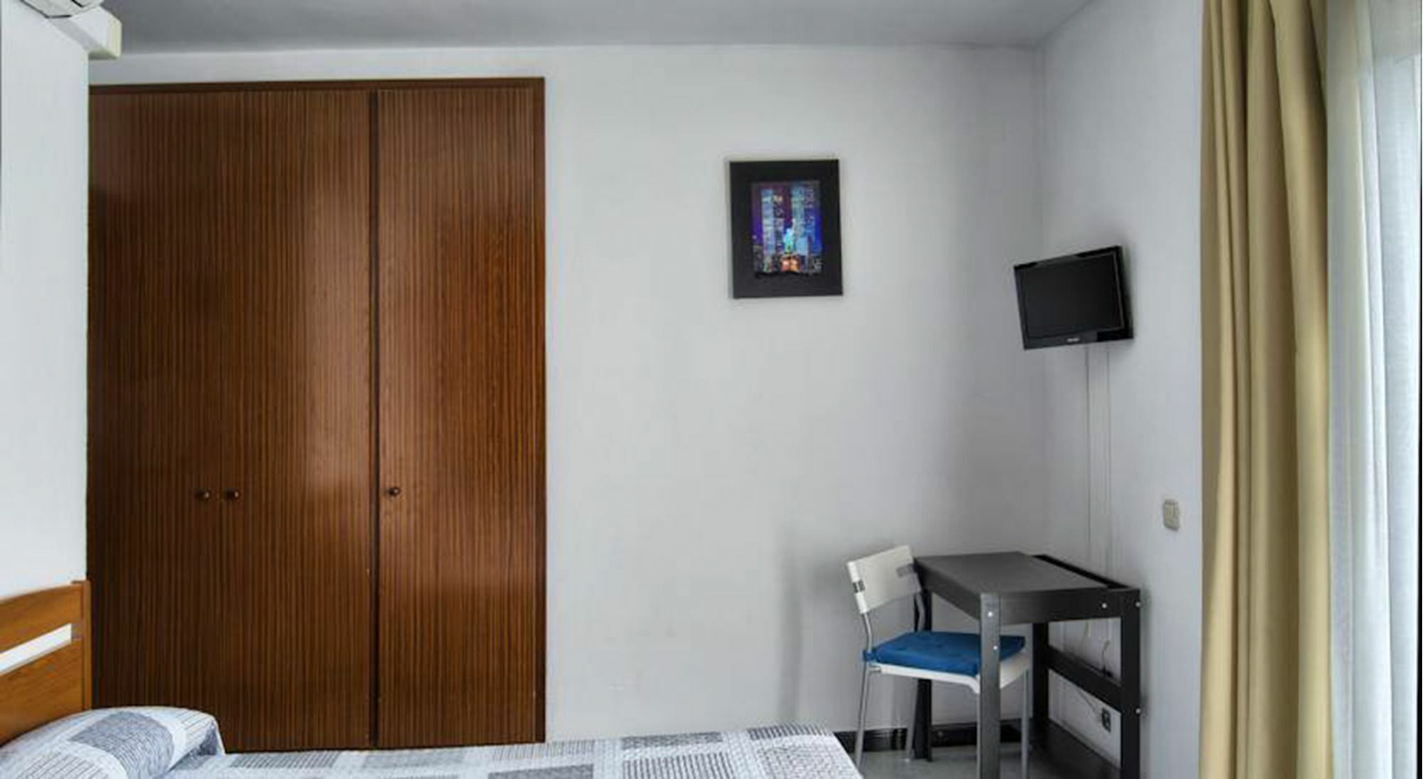 Hostal Bonavista Blanes Bagian luar foto