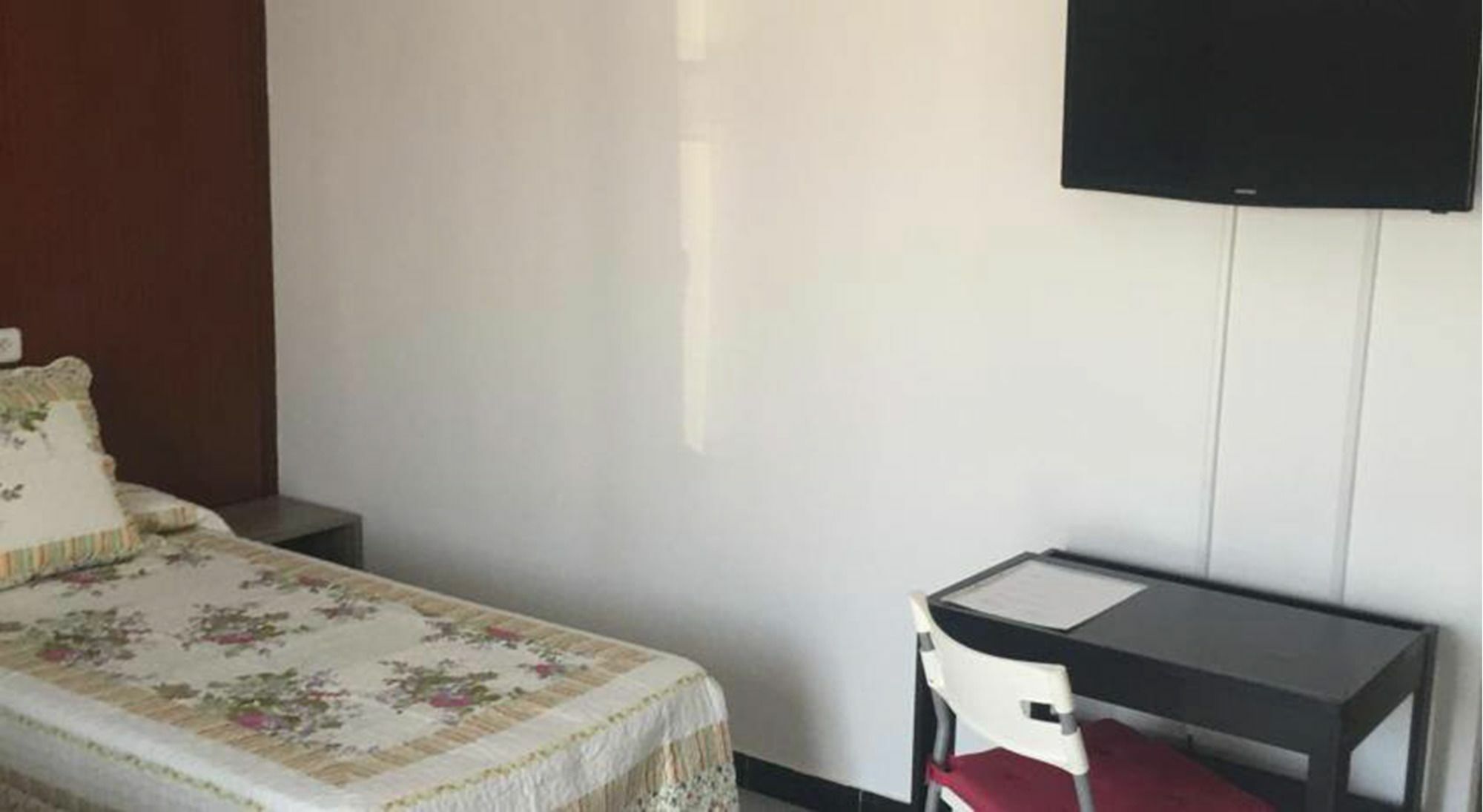 Hostal Bonavista Blanes Bagian luar foto