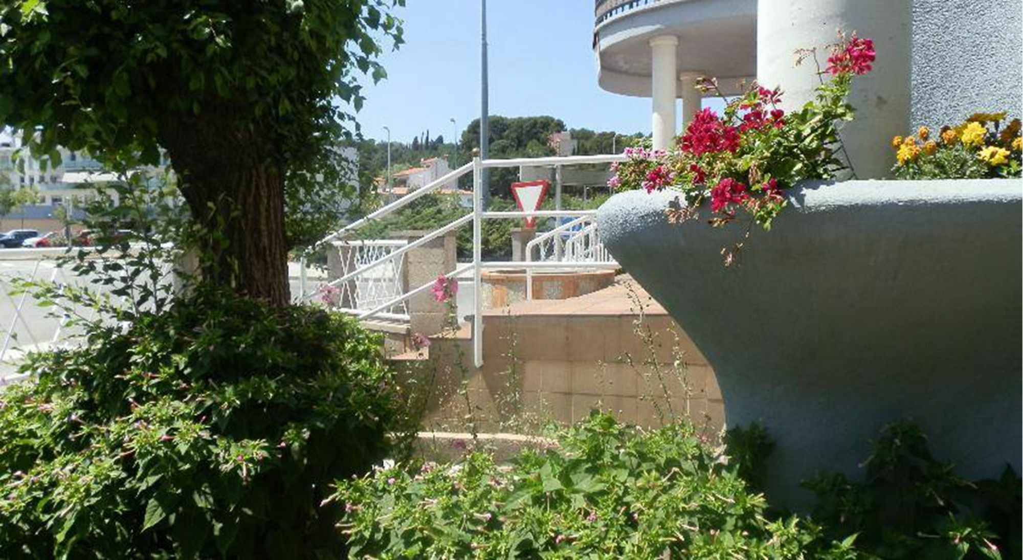 Hostal Bonavista Blanes Bagian luar foto